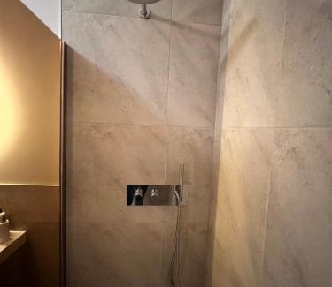Bodegraven Apartamento | Luxury Spa with Sauna, Bath and Cinema Private