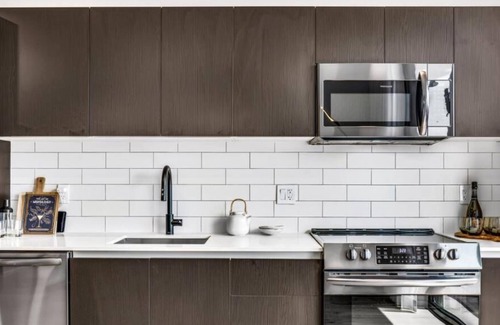 Downtown Miami Casa | Luxury Space with Fully-equipped Kitchens Near South Beach! Pets Allowed, Pool