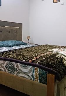 Hassan Abdal Apartamento | Luxury & Spacious Apartment , Shopping Mall & Gym at Premises, 2 minute away from Zoo