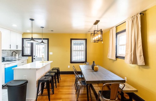 Fairlawn Casa | Luxury spacious charming DC row house + free parking