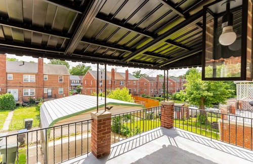Fairlawn Casa | Luxury spacious charming DC row house + free parking