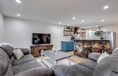 Loveland Casa | Luxury Spacious House Great for a Family Retreat
