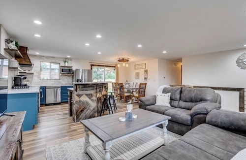 Loveland Casa | Luxury Spacious House Great for a Family Retreat