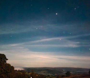 Trefeglwys Otro | Luxury Stargazing Glamping - Seren Aur with Hot Tub