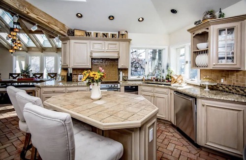Osage Beach Casa | Luxury State Park Getaway with Lake Access and Dock & Gym