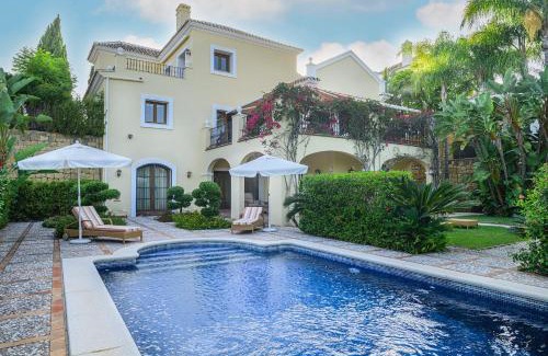 Nueva Milla de Oro Villa | Luxury stay at Villa Maria in El Paraiso Spain