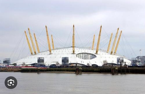 Peninsula Apartamento | Luxury stay near O2 and canary wharf