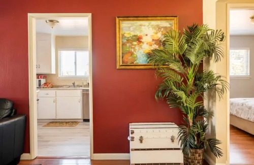 West San Jose Apartamento | Luxury stay near Santana Row for vacation/business