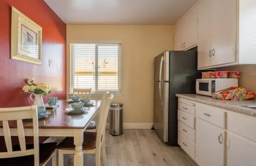 West San Jose Apartamento | Luxury stay near Santana Row for vacation/business