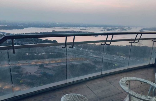 Noida Apartamento | Luxury Stay Supernova