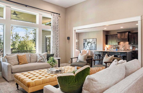 Elkhorn Casa | Luxury Stay with Golf Simulator and 3 King Bedrooms!
