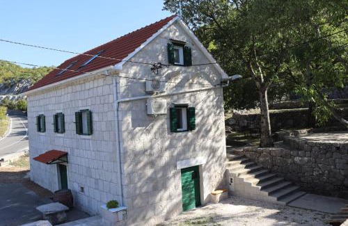 Blato na Cetini Apartamento | Luxury stone apartment Matijević