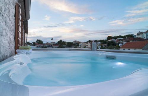 Razanj Apartamento | Luxury stone house Amfora