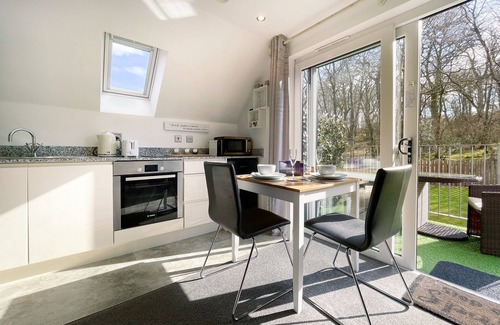 Drymen Apartamento | Luxury Studio Apartment with spa bath