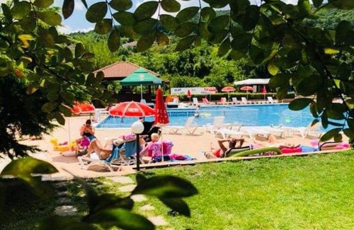 Osenovo Apartamento | Luxury Studio at Harmony Hills
