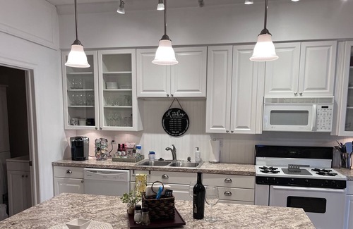 Flat Rock Condominio | Luxury Studio Condo