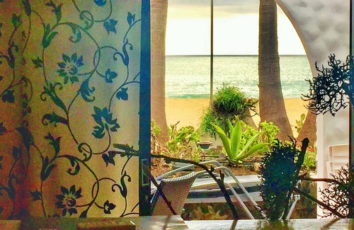 Bahia Calma Casa | Estudio de lujo para amantes de la playa - apartamento junto al mar bajo palmeras
