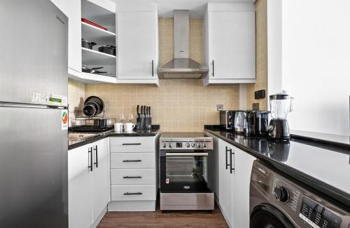 Discovery Gardens Apartamento | Luxury studio in Discovery Gardens near metro