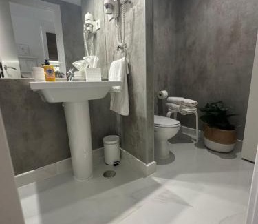 Recoletos Apartamento | Luxury Studio Retiro Park & Prado Museum