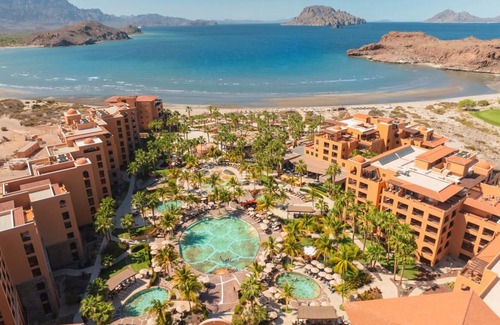 Loreto Apartamento | Luxury Studio Suite with TPC Golf Course Access and Stunning Views!