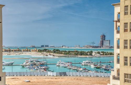 Al Hamra Village Apartamento | Luxury Studio with Marina View Al Hamra Village