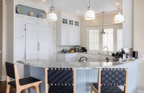 Sea Pines Casa | Luxury, Stunning 6 Bedroom Home with Saltwater Pool on the Beach