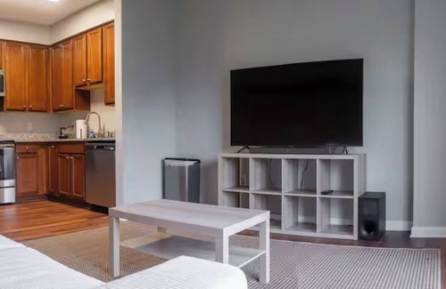 North Bethesda Apartamento | Luxury Stunning 1Bdr+DEN by metro 3 ID135