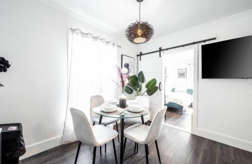Niagara Falls Casa | Luxury Stylish Home, Walk to Falls, Fire Pit&More
