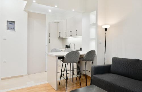 Patras Apartamento | Luxury Suite 3 Downtown