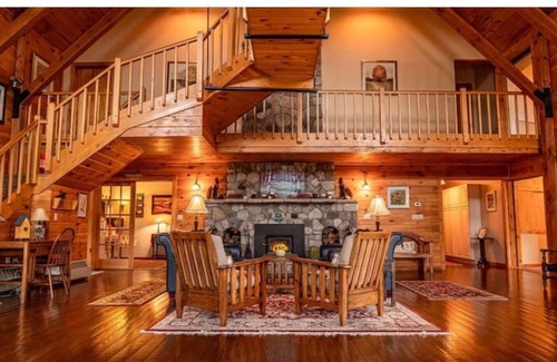 Point Au Roche Cabina | Luxury Suite in Famous Lodge - Jacuzzi + Lake Champlain