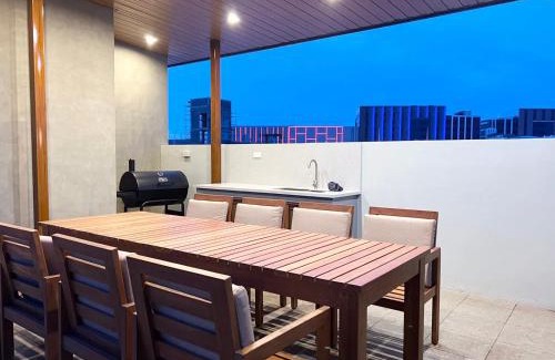 Malabanias Apartamento | Luxury Suite near Clark International Airport