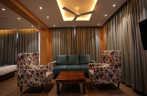 Vijayawada Apartamento | Luxury Suite Room— 5 min from the Ce!