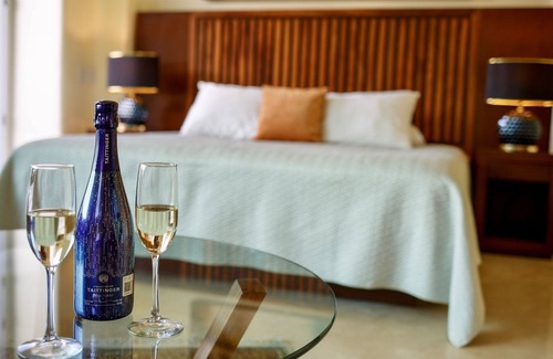 Boca de Tomatlán Casa | Luxury Suite With Waterfall, Ocean and Swimming Pool View