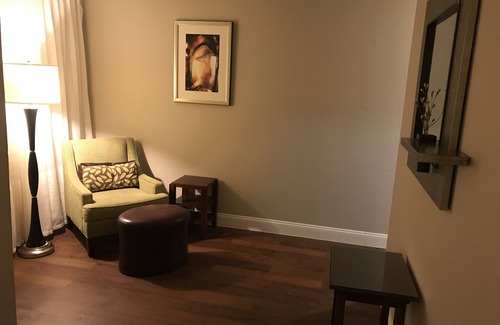 Killeen Apartamento | Luxury Suites, Pool, Garden, Free Breakfast, Live Music, Fun Family Activities