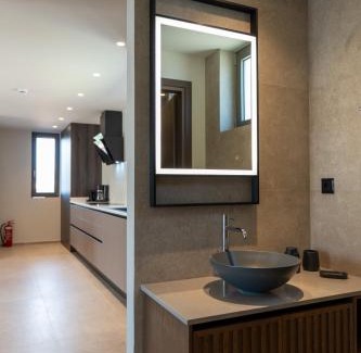 Ano Kalesia Apartamento | Luxury Suites with BBQ next to Heraklion by Kalles Homes & Suites