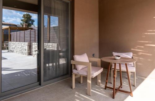 Ano Kalesia Apartamento | Luxury Suites with private pool and BBQ by Kalles Homes & Suites