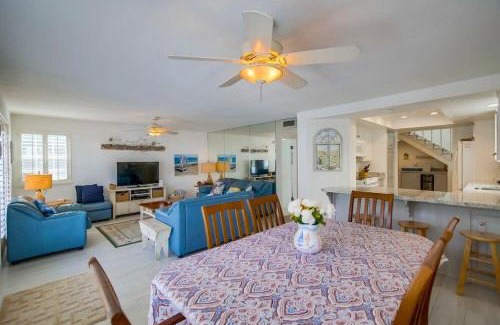 South Mission Beach Casa | Luxury summer house feet from bay & ocean patios