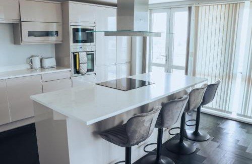 Nottingham City Centre Apartamento | Luxury Three-Bedroom Penthouse- By Resify