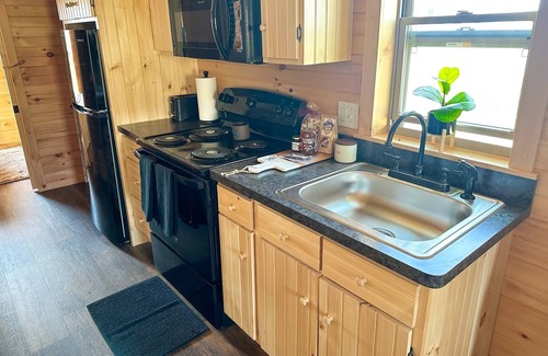 Livingston Cabina | Luxury Tiny Home - Cabin A