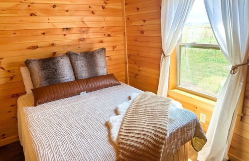 Livingston Cabina | Luxury Tiny Home - Cabin A