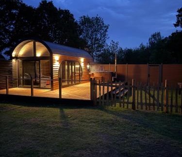 Hatherton Otro | Luxury Tiny Home next to Belfry Golf Course