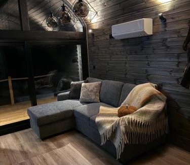 Hatherton Otro | Luxury Tiny Home next to Belfry Golf Course