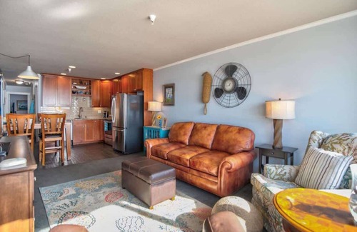 Logsden Condominio | Sand & Sea - Gorgeously Decorated Top-Floor Penthouse! Sleeps 8!