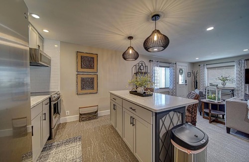 Blairsville Condominio | Luxury Town Square Condo king Bed & W/D