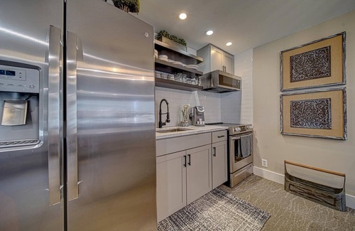 Blairsville Condominio | Luxury Town Square Condo king Bed & W/D