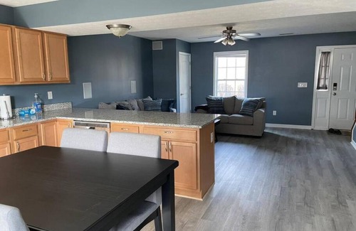 Bloomington Casa | Luxury Townhome 2 Remodeled February 2021