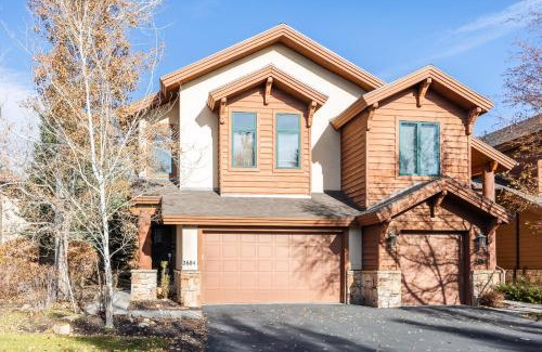 Park Meadows Casa | Luxury Townhome, Private Hot Tub