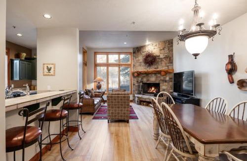 Park Meadows Casa | Luxury Townhome, Private Hot Tub