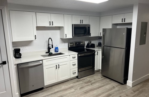 Evanston Casa | Luxury Townhome - 25% Weekly Discount.
