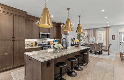 Benton Park Casa | Luxury Townhome with classic design and Smart Gym